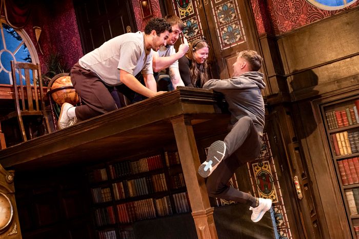 Photos: THE PLAY THAT GOES WRONG New Cast in Rehearsals — photo 11 of 12