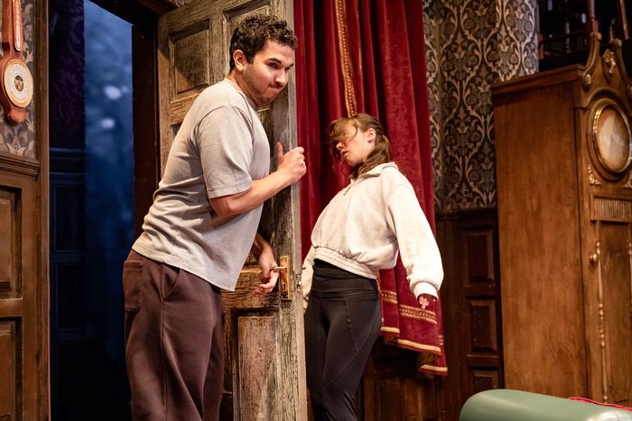 Photos: THE PLAY THAT GOES WRONG New Cast in Rehearsals — photo 1 of 12