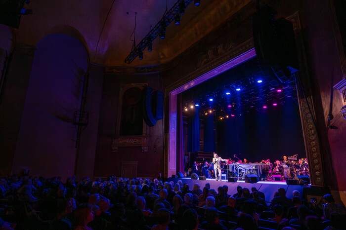 Photos: Norm Lewis, Liz Callaway & More Attend Final Johnny Mathis Concert at bergenPAC  Image