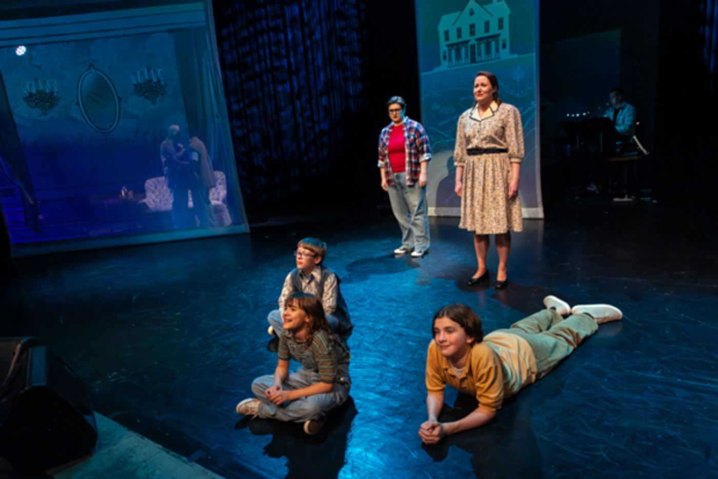 Photos: First look at Evolution Theatre Company’s FUN HOME  Image
