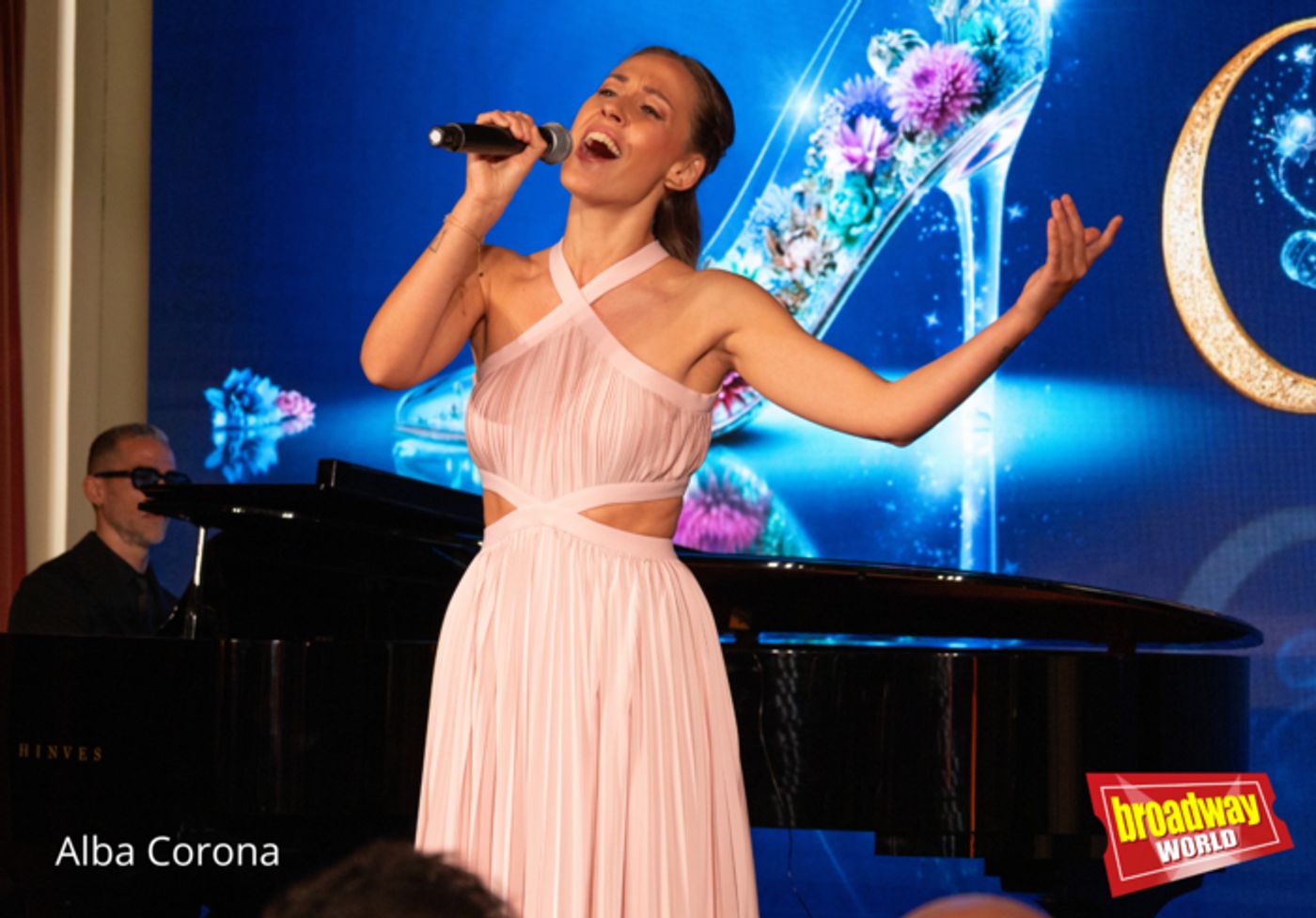 PHOTOS: Así ha sido la presentación de CENICIENTA PHOTOS: Así ha sido la presentación de CENICIENTA Image
