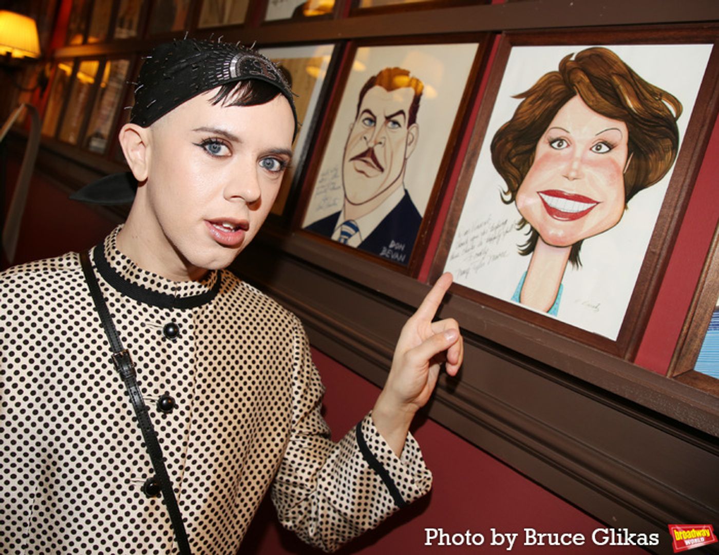 Photos: OH, MARY!'s Cole Escola Receives Sardi's Portrait Photos: OH, MARY!'s Cole Escola Receives Sardi's Portrait Image