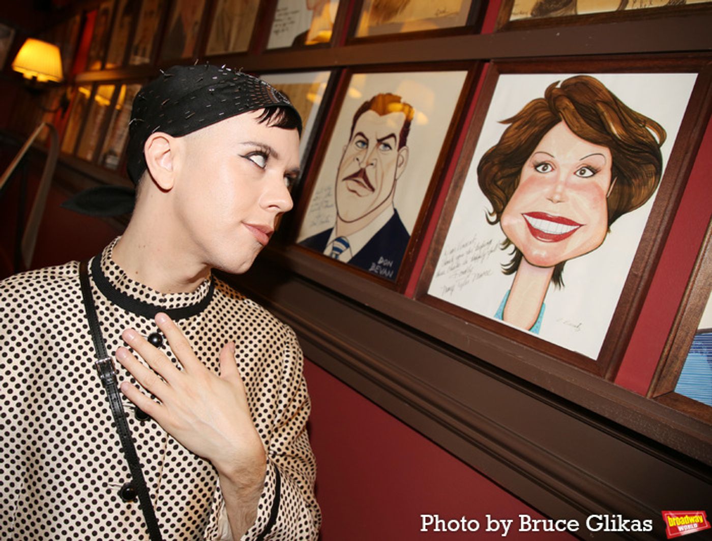 Photos: OH, MARY!'s Cole Escola Receives Sardi's Portrait Photos: OH, MARY!'s Cole Escola Receives Sardi's Portrait Image