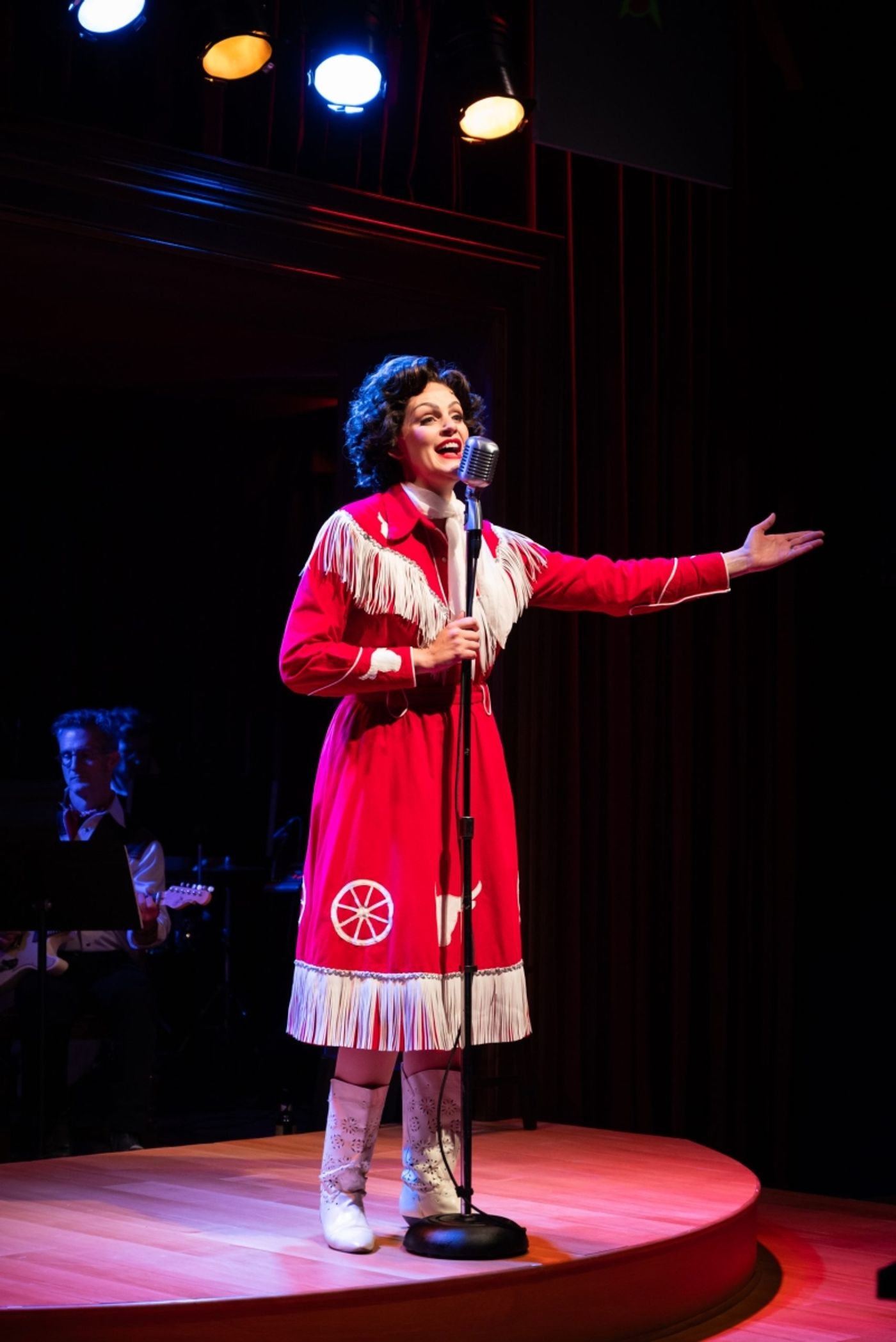Review: ALWAYS...PATSY CLINE at Taproot Theatre  Image