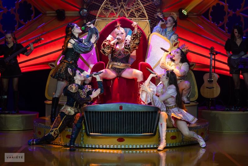 Review: SIX at Krakowski Teatr Variete  Image