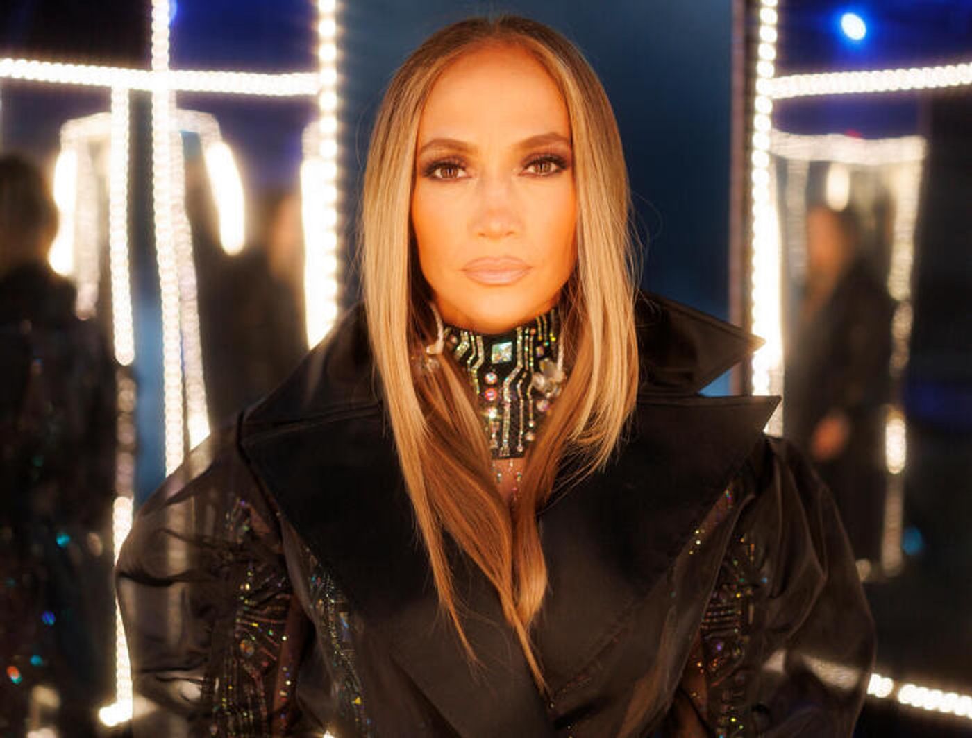 Photos: Inside the 2025 American Music Awards with Jennifer Lopez, Reneé Rapp & More  Image