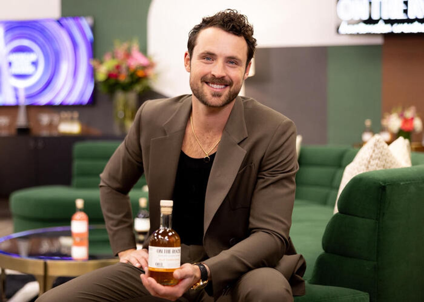 Photos: Inside the 2025 American Music Awards with Jennifer Lopez, Reneé Rapp & More Photos: Inside the 2025 American Music Awards with Jennifer Lopez, Reneé Rapp & More Image