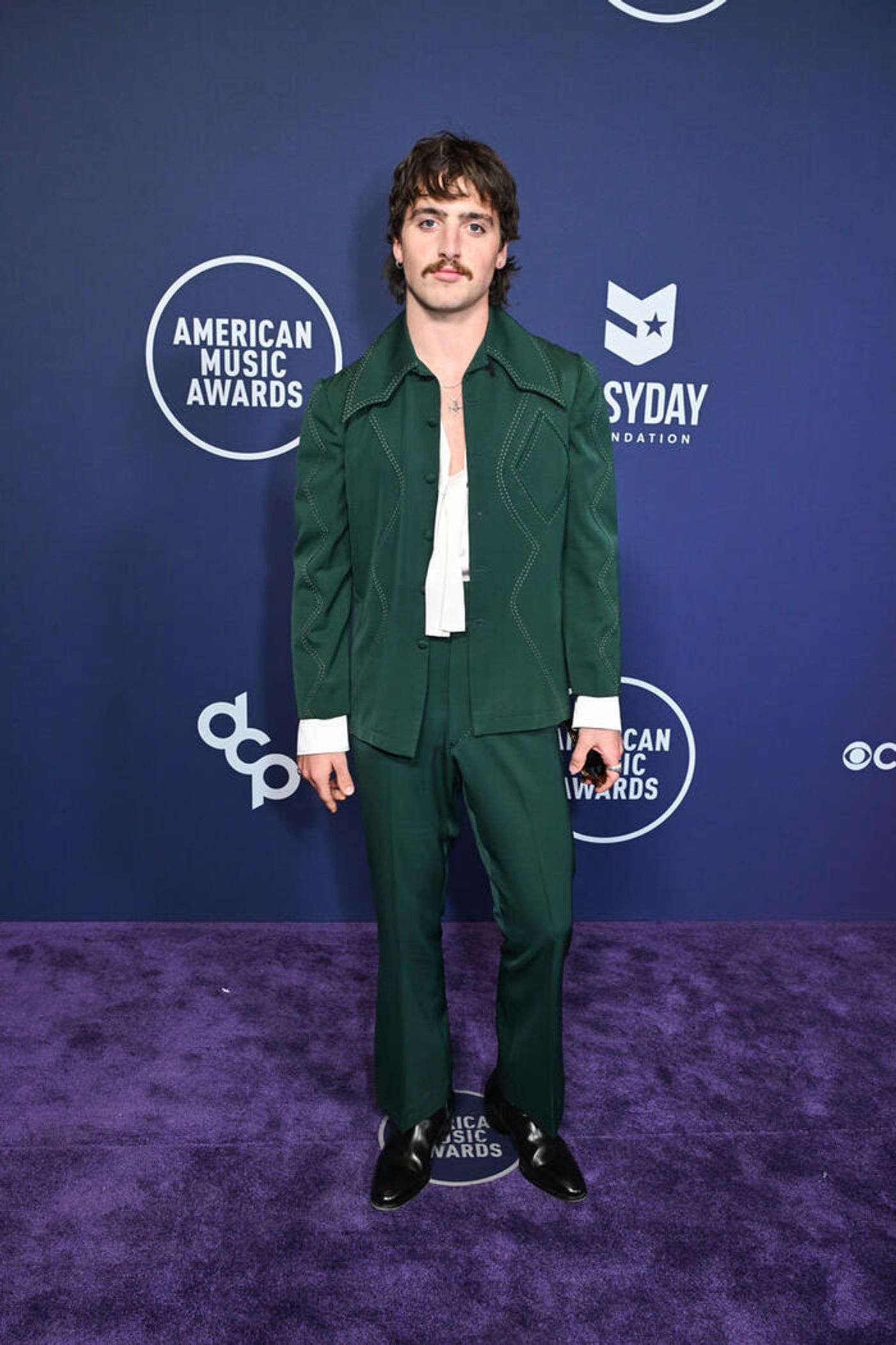 Photos: Inside the 2025 American Music Awards with Jennifer Lopez, Reneé Rapp & More Photos: Inside the 2025 American Music Awards with Jennifer Lopez, Reneé Rapp & More Image