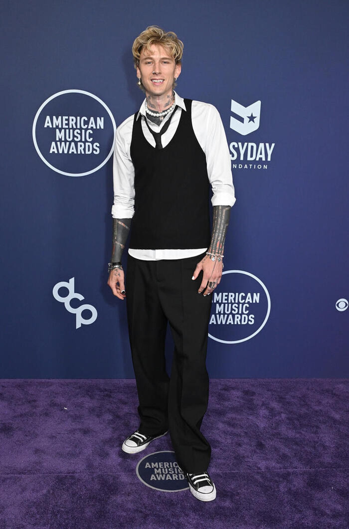 Photos: Inside the 2025 American Music Awards with Jennifer Lopez, Reneé Rapp & More Photos: Inside the 2025 American Music Awards with Jennifer Lopez, Reneé Rapp & More Image