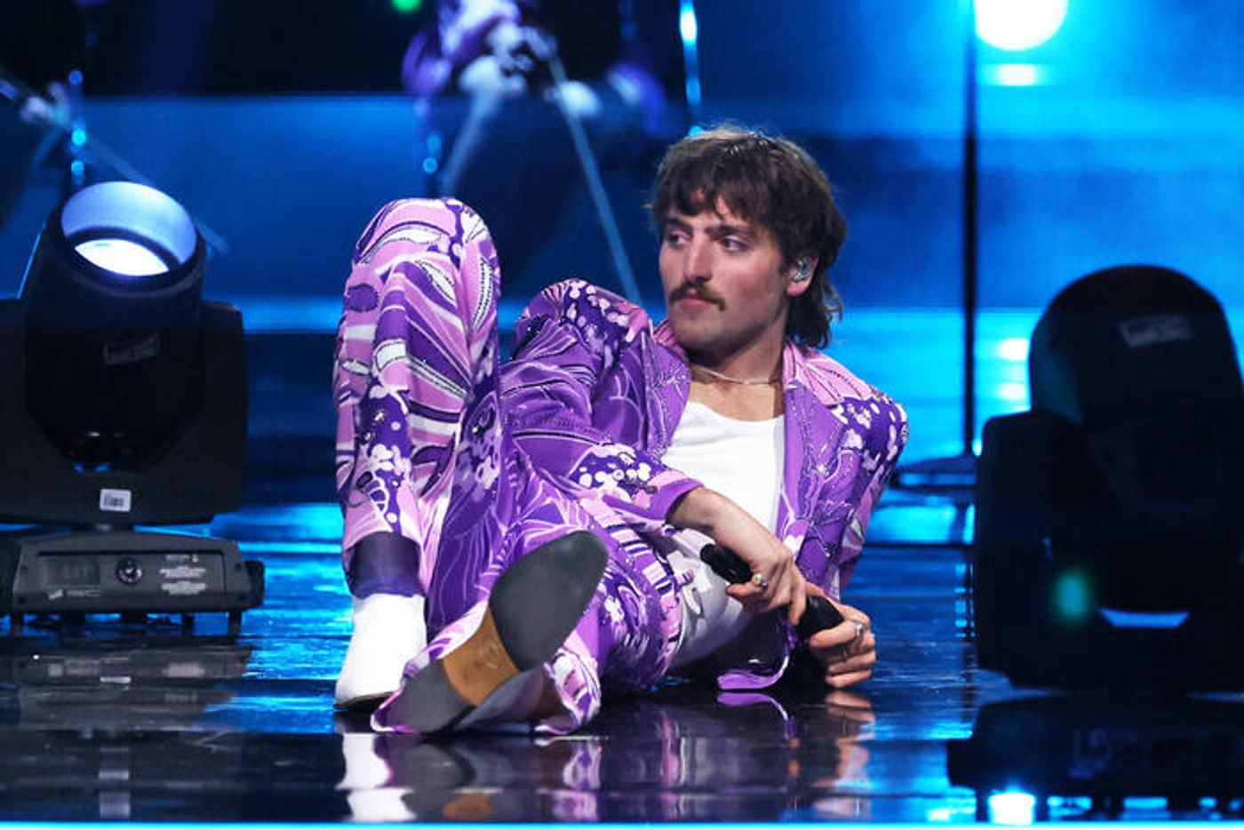 Photos: Inside the 2025 American Music Awards with Jennifer Lopez, Reneé Rapp & More Photos: Inside the 2025 American Music Awards with Jennifer Lopez, Reneé Rapp & More Image