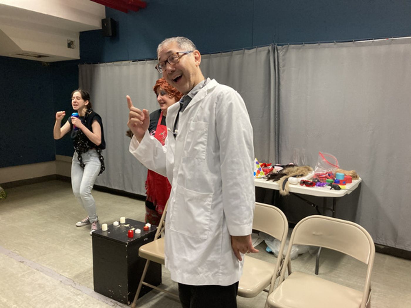 Photos: WOW WEE! ADVENTURES OF A LITTLE GIRL KILLBOT CHRISTMAS SPECIAL! In Rehearsal  Image