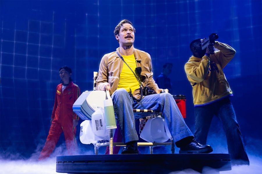 Photos: 42 BALLOONS North American Premiere at Chicago Shakespeare Theater Image
