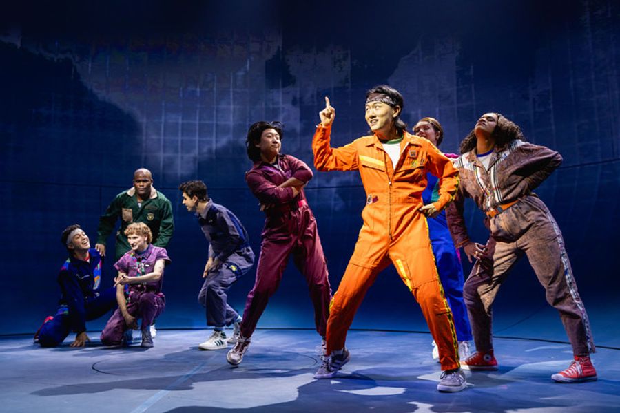 Photos: 42 BALLOONS North American Premiere at Chicago Shakespeare Theater Image