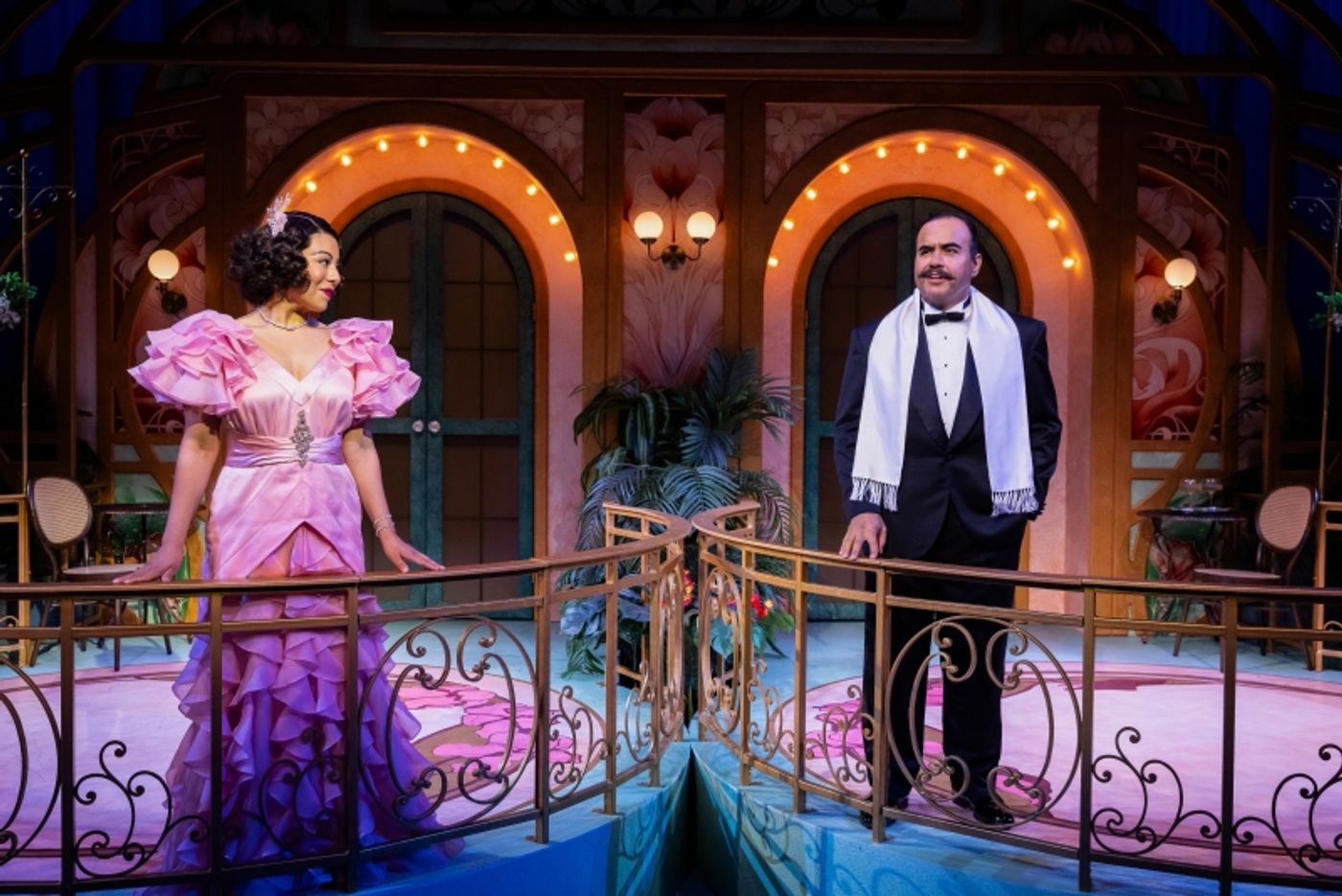 Review: PRIVATE LIVES at Alley Theatre Review: PRIVATE LIVES at Alley Theatre Image