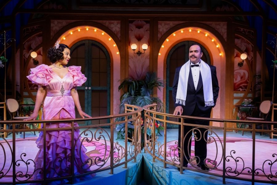 Review: PRIVATE LIVES at Alley Theatre Image