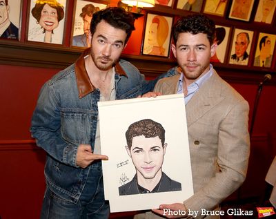 Kevin Jonas and Nick Jonas Photo