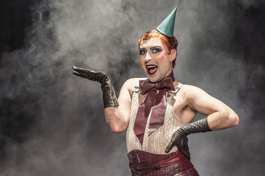 Photos: Rob Madge and Hannah Dodd in CABARET in London Image