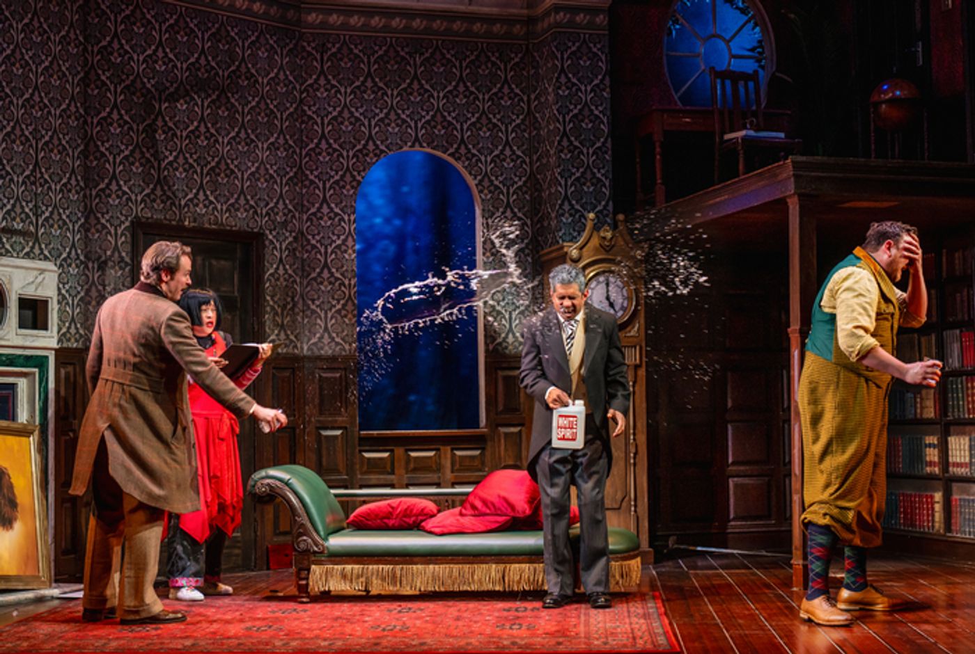 Photos: New Cast Joins THE PLAY THAT GOES WRONG in London  Image