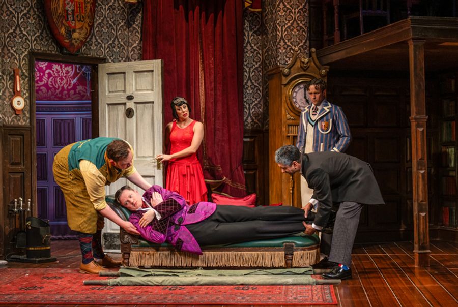 Photos: New Cast Joins THE PLAY THAT GOES WRONG in London  Image