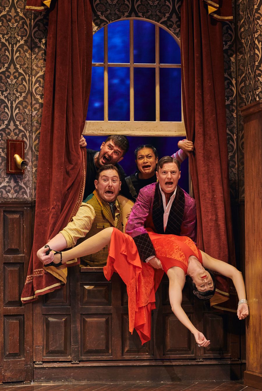 Photos: New Cast Joins THE PLAY THAT GOES WRONG in London  Image