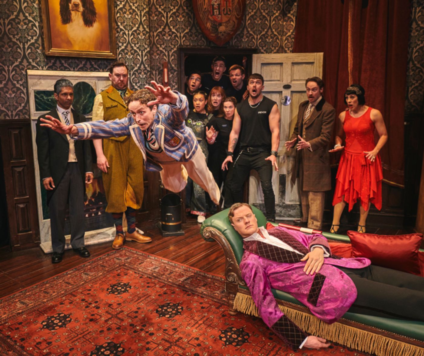 Photos: New Cast Joins THE PLAY THAT GOES WRONG in London  Image