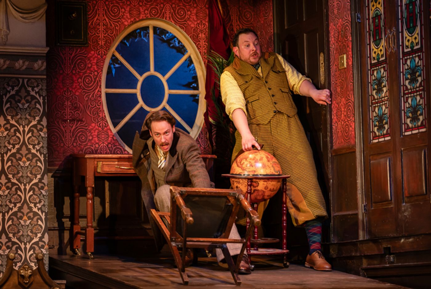 Photos: New Cast Joins THE PLAY THAT GOES WRONG in London  Image