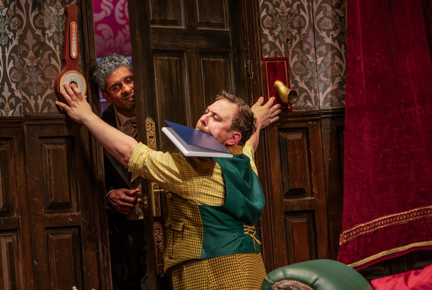 Photos: New Cast Joins THE PLAY THAT GOES WRONG in London  Image