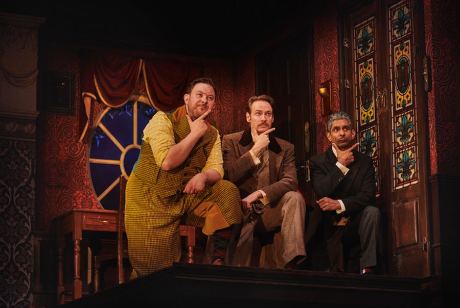 Photos: New Cast Joins THE PLAY THAT GOES WRONG in London  Image