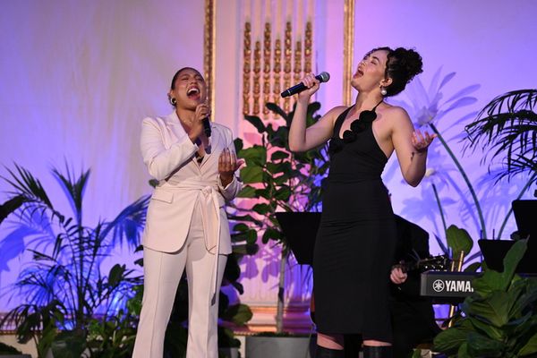 Liisi Lafontaine and Solea Pfeiffer  Photo