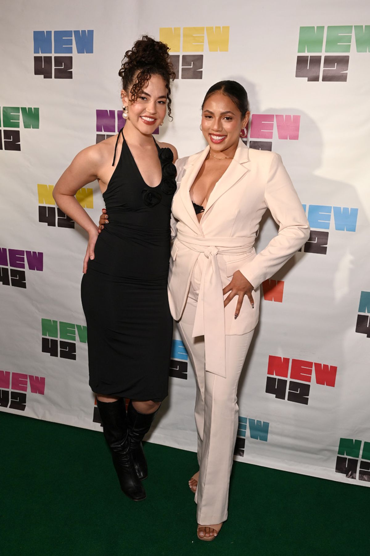 Solea Pfeiffer and Liisi Lafontaine  at 