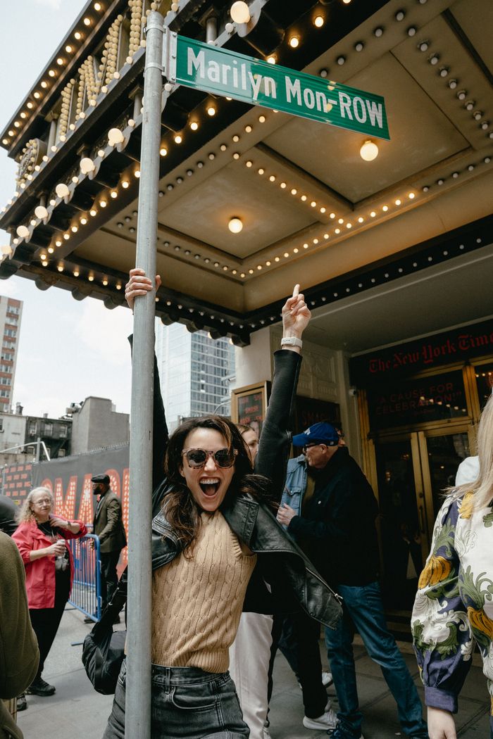 Photos: SMASH Cast Celebrates Marilyn Monroe's 99th Birthday — photo 10 of 13