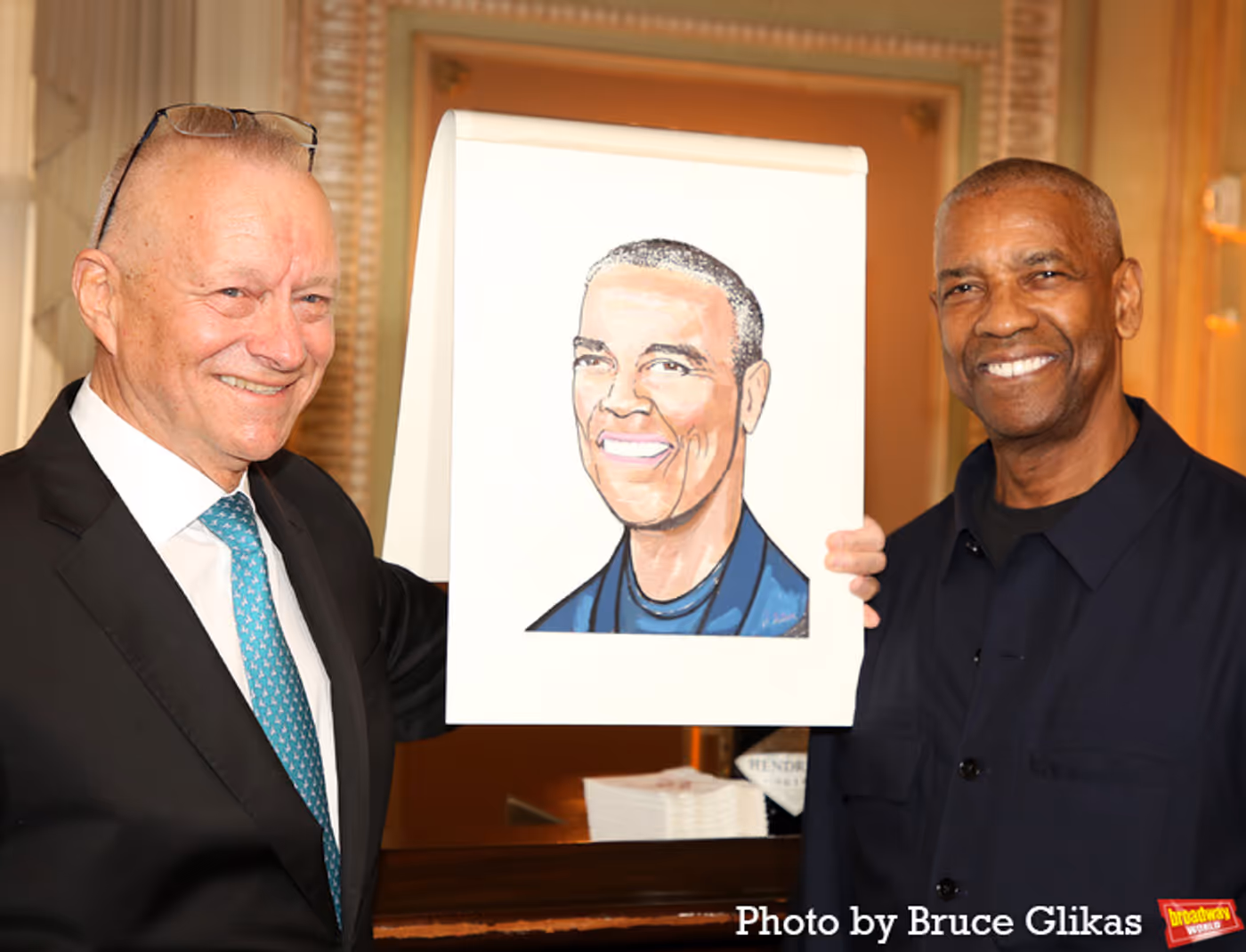 Photos: OTHELLO Star Denzel Washington Celebrates Sardi's Portrait Reveal  Image
