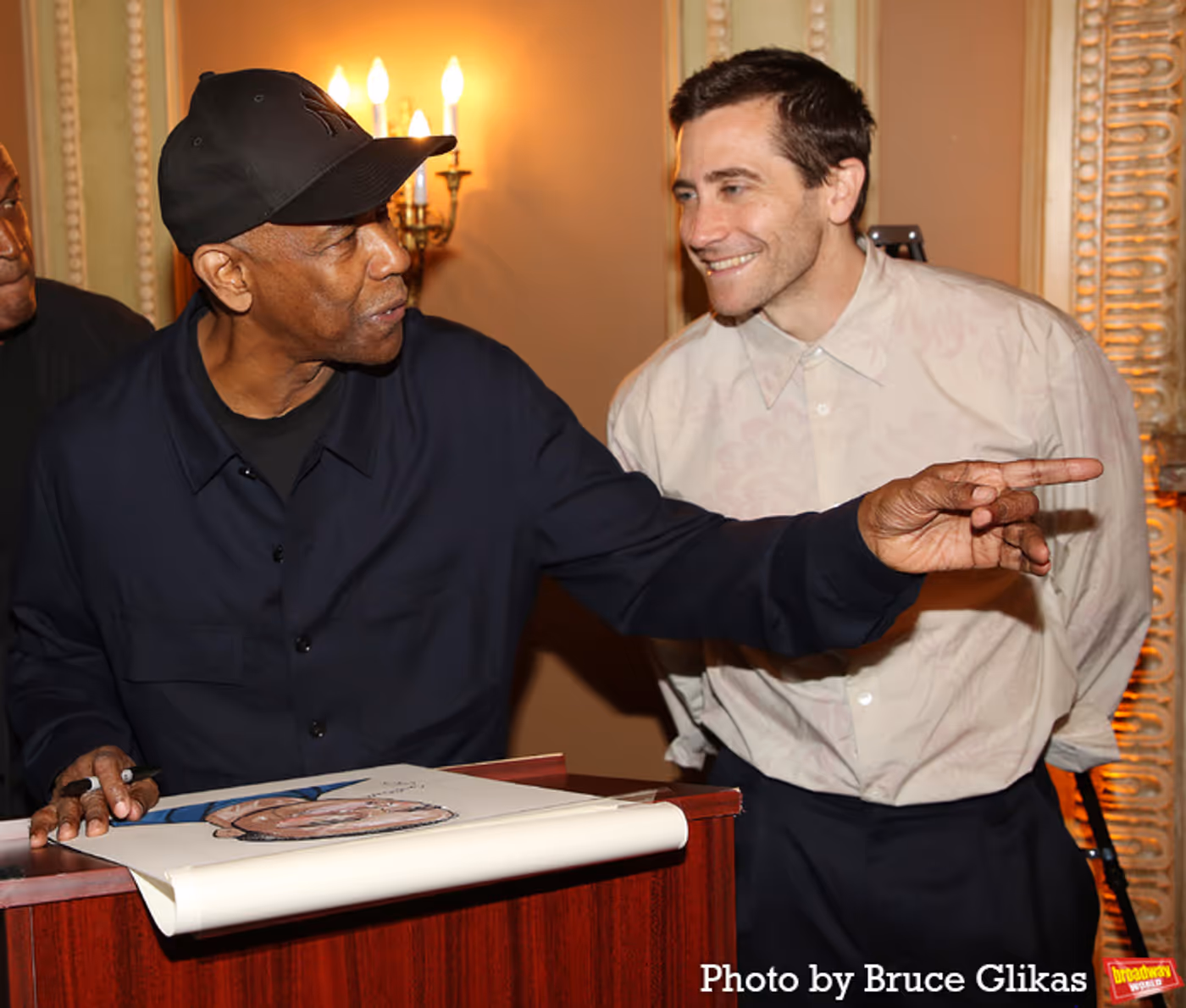 Photos: OTHELLO Star Denzel Washington Celebrates Sardi's Portrait Reveal  Image