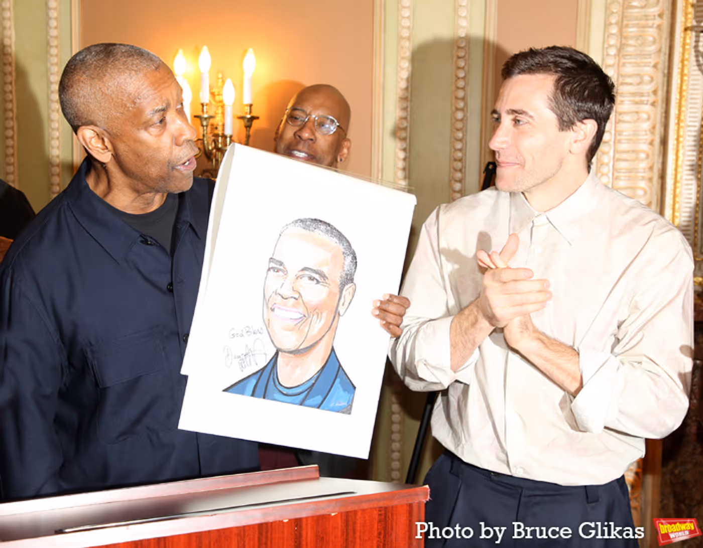 Photos: OTHELLO Star Denzel Washington Celebrates Sardi's Portrait Reveal  Image