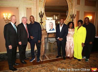 Sardi's Max Klimavicius, Robert E. Wankel, Denzel Washington, Pauletta Washington, Br Photo