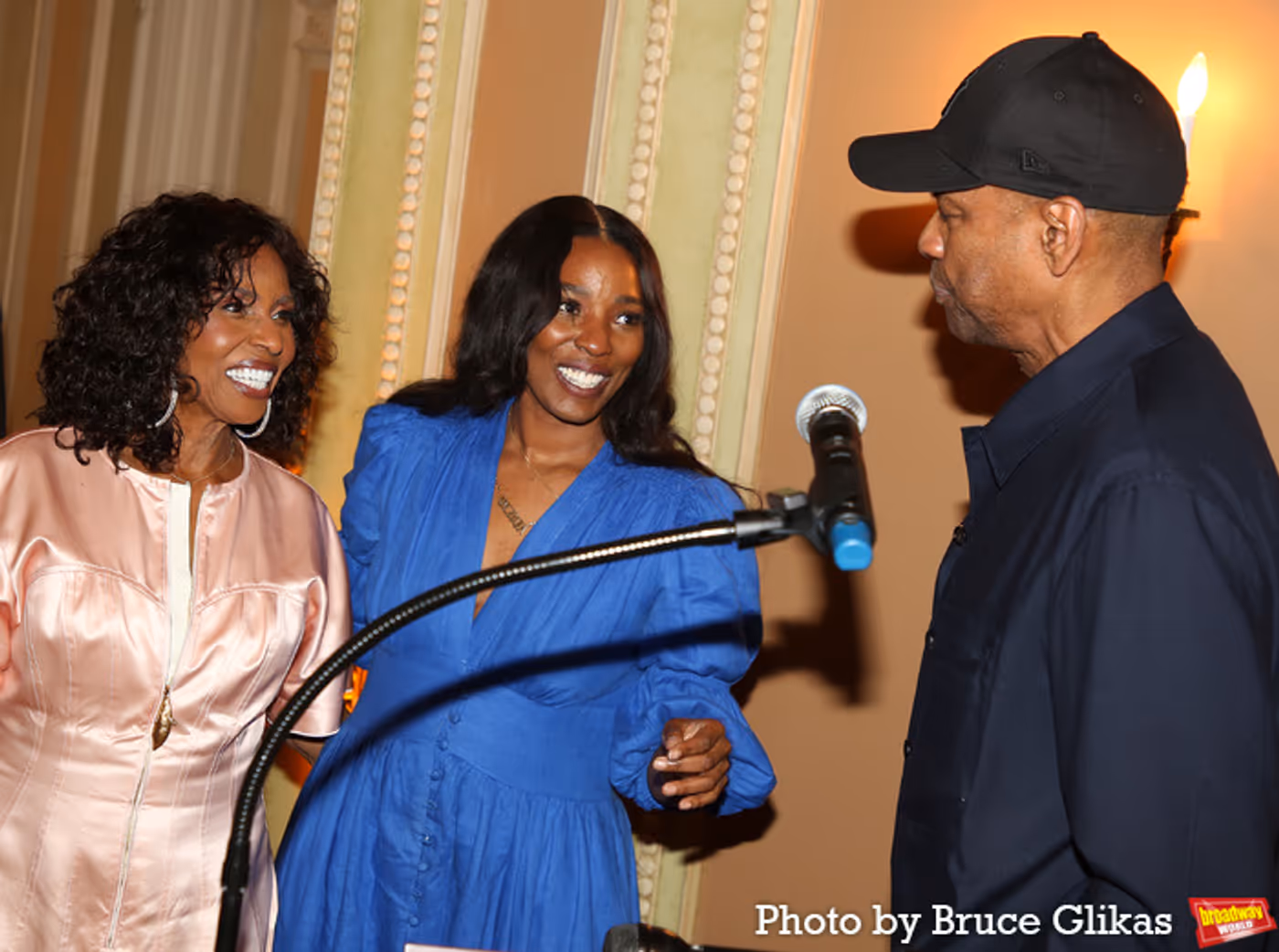 Photos: OTHELLO Star Denzel Washington Celebrates Sardi's Portrait Reveal  Image
