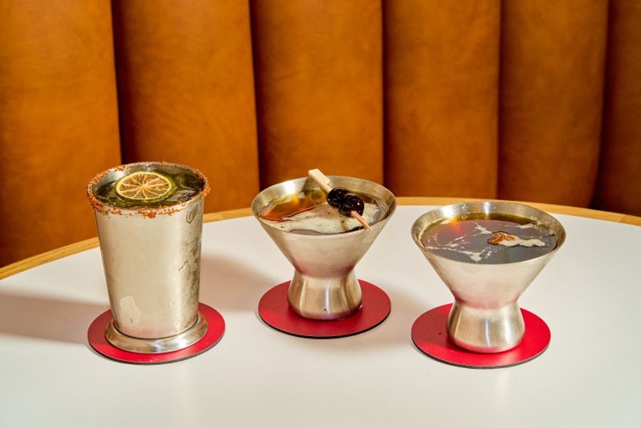 LOBEL'S ORIGINAL Debuts at Rockefeller Center to the Delight of Guests Image
