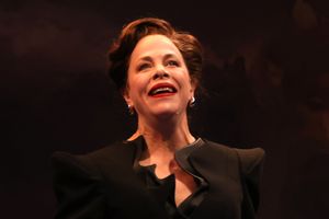 Jennifer Regan @ BroadwayWorld Jennifer Regan Photo