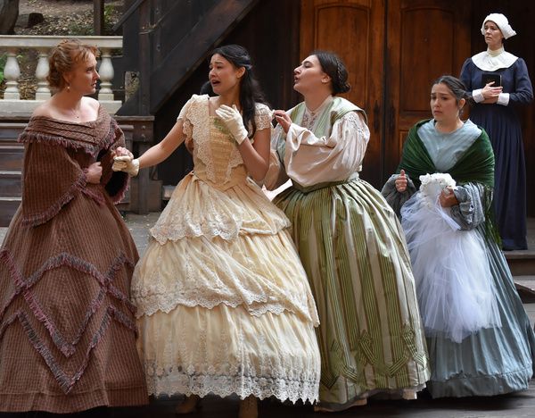 Willow Geer, Audrey Forman, Rebecca Oca-Nussbaum, Natalia Jofre and Shoshanna Green   Photo