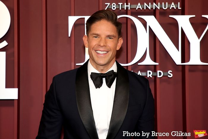 Photos: 2025 Tony Awards- Stars Walk the Red Carpet — photo 412 of 504