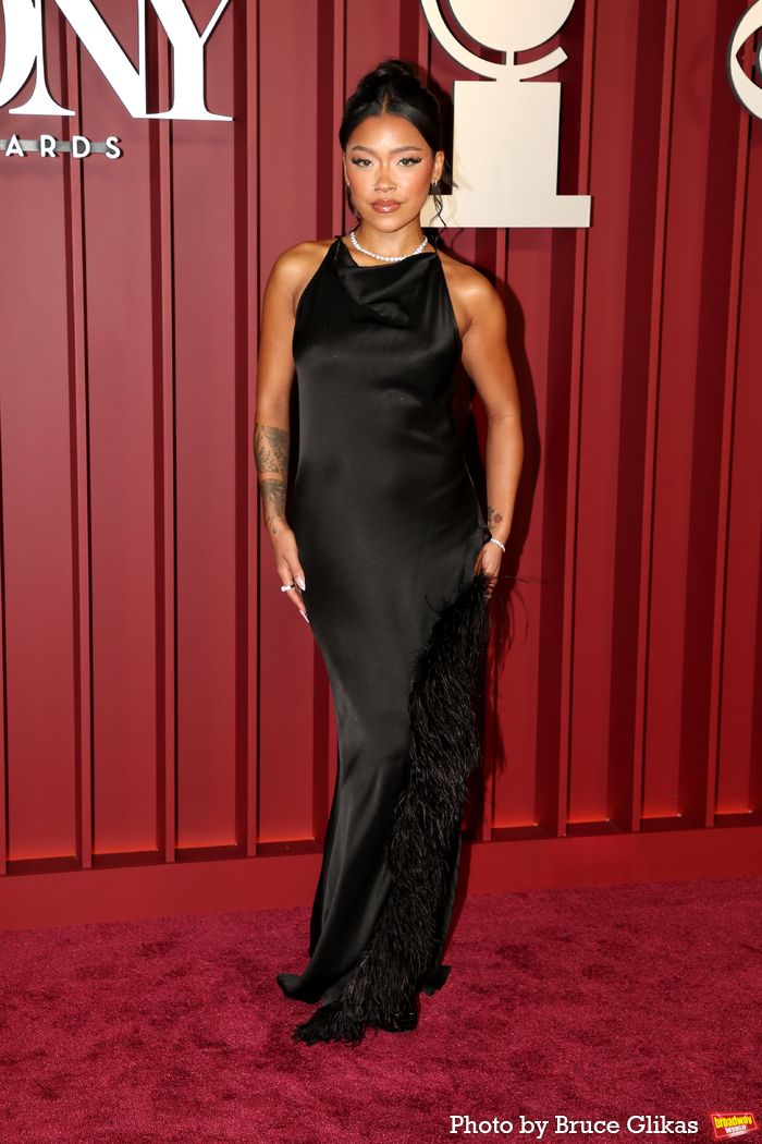 Photos: 2025 Tony Awards- Stars Walk the Red Carpet — photo 427 of 504