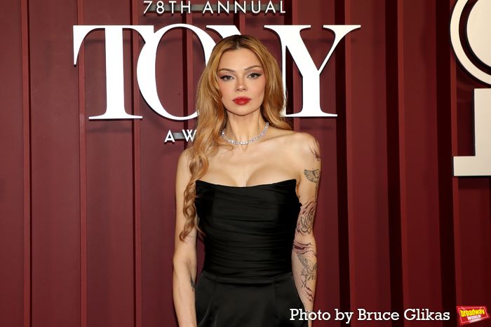 Photos: 2025 Tony Awards- Stars Walk the Red Carpet — photo 430 of 504