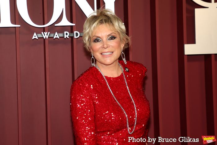Photos: 2025 Tony Awards- Stars Walk the Red Carpet — photo 487 of 504