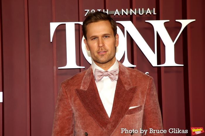Photos: 2025 Tony Awards- Stars Walk the Red Carpet — photo 499 of 504
