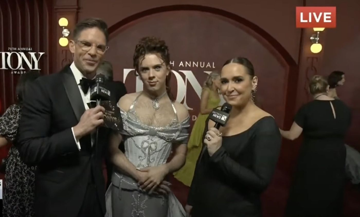 Photo: Cole Escola Pays Tribute to Bernadette Peters With Tony Awards Outfit Photo: Cole Escola Pays Tribute to Bernadette Peters With Tony Awards Outfit Image