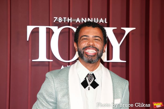 Photos: 2025 Tony Awards- Stars Walk the Red Carpet — photo 372 of 504