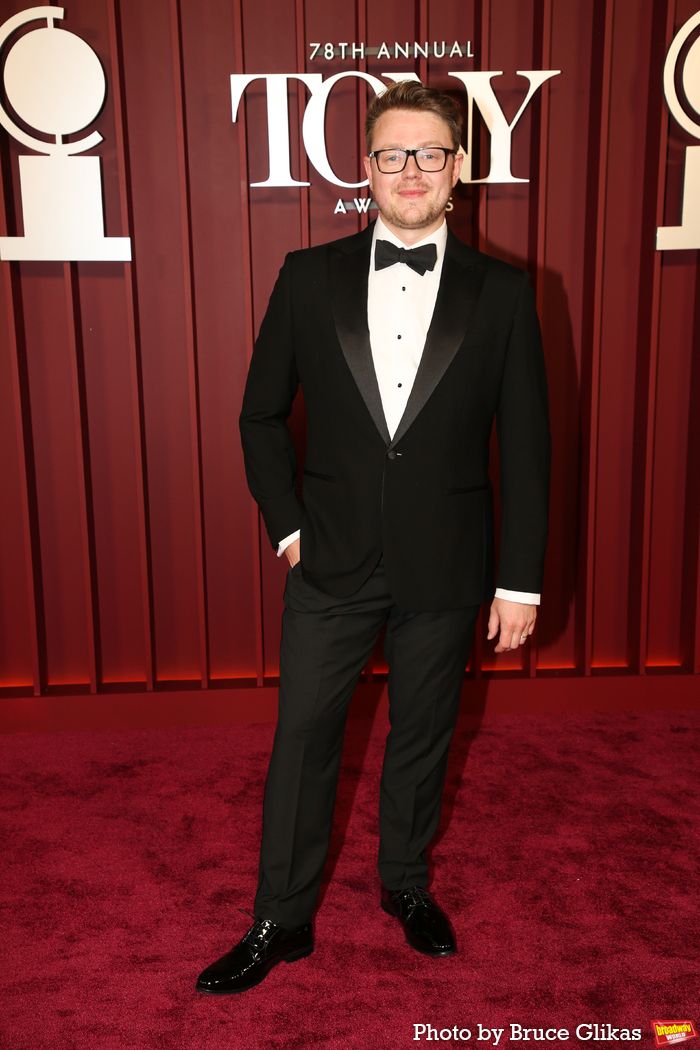 Photos: 2025 Tony Awards- Stars Walk the Red Carpet — photo 387 of 504