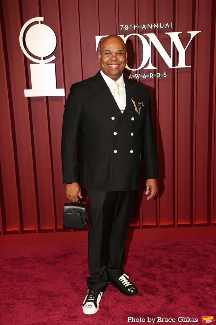 Photos: 2025 Tony Awards- Stars Walk the Red Carpet — photo 389 of 504