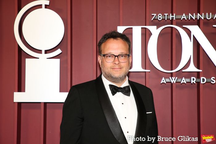 Photos: 2025 Tony Awards- Stars Walk the Red Carpet — photo 397 of 504