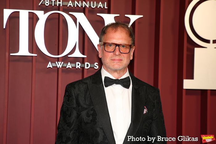Photos: 2025 Tony Awards- Stars Walk the Red Carpet — photo 406 of 504